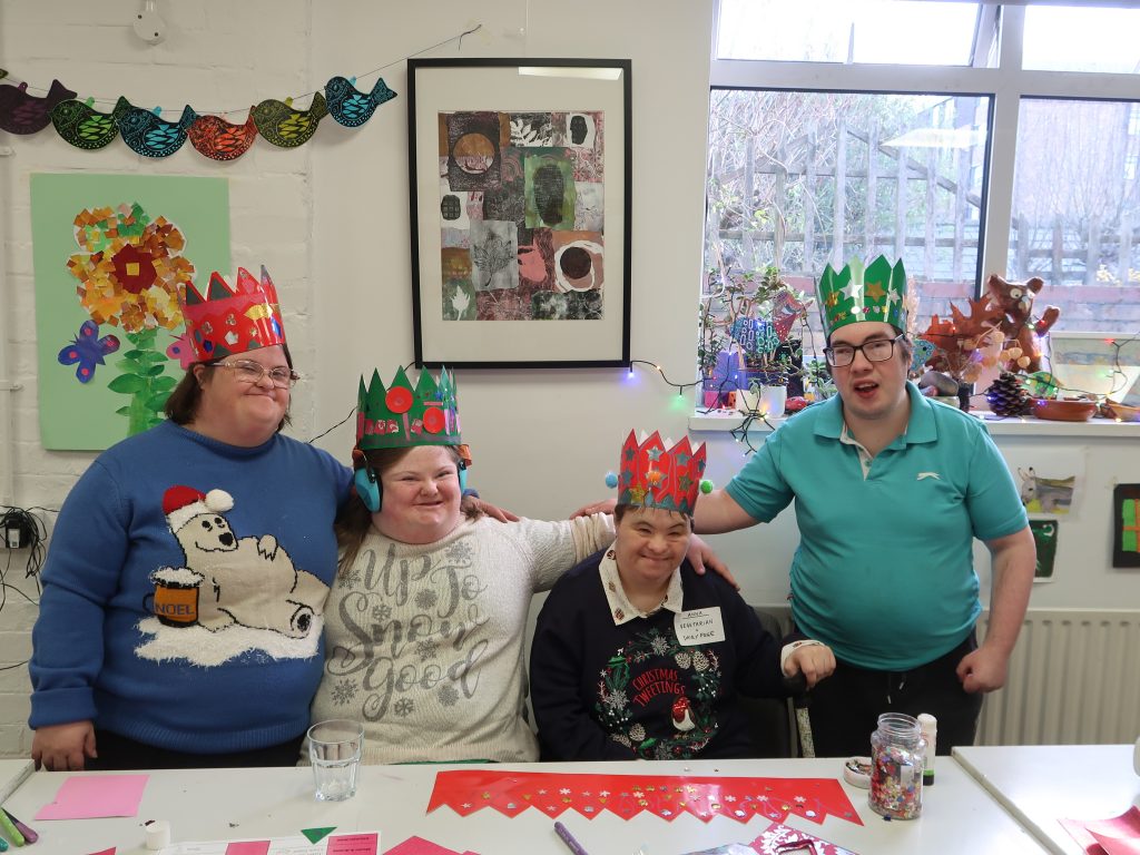 paper crown making
